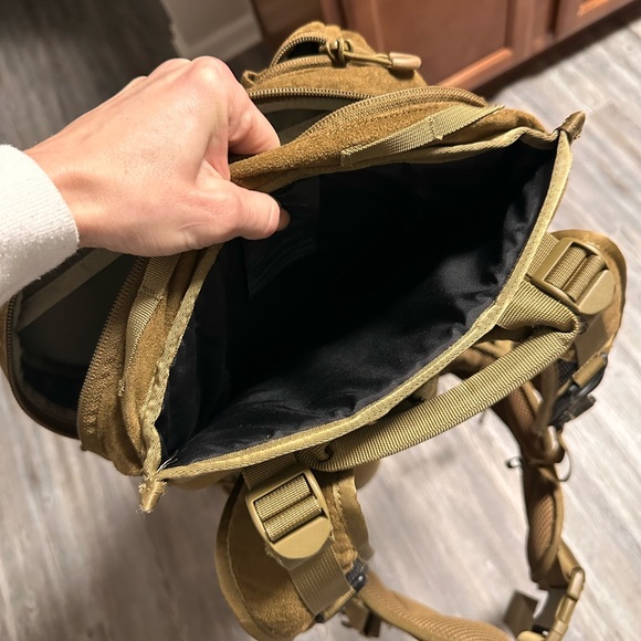 Eberlestock X1 Pack. No longer sold. Coyote brown suede. - Picture 12 of 13